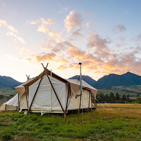 ליווינגסטון Under Canvas North Yellowstone - Paradise Valley מראה חיצוני תמונה