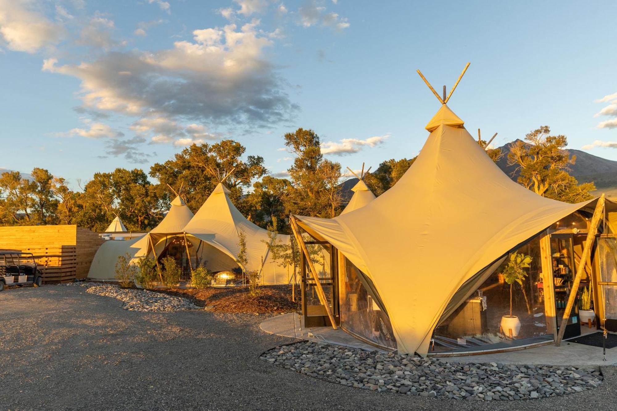 ליווינגסטון Under Canvas North Yellowstone - Paradise Valley מראה חיצוני תמונה