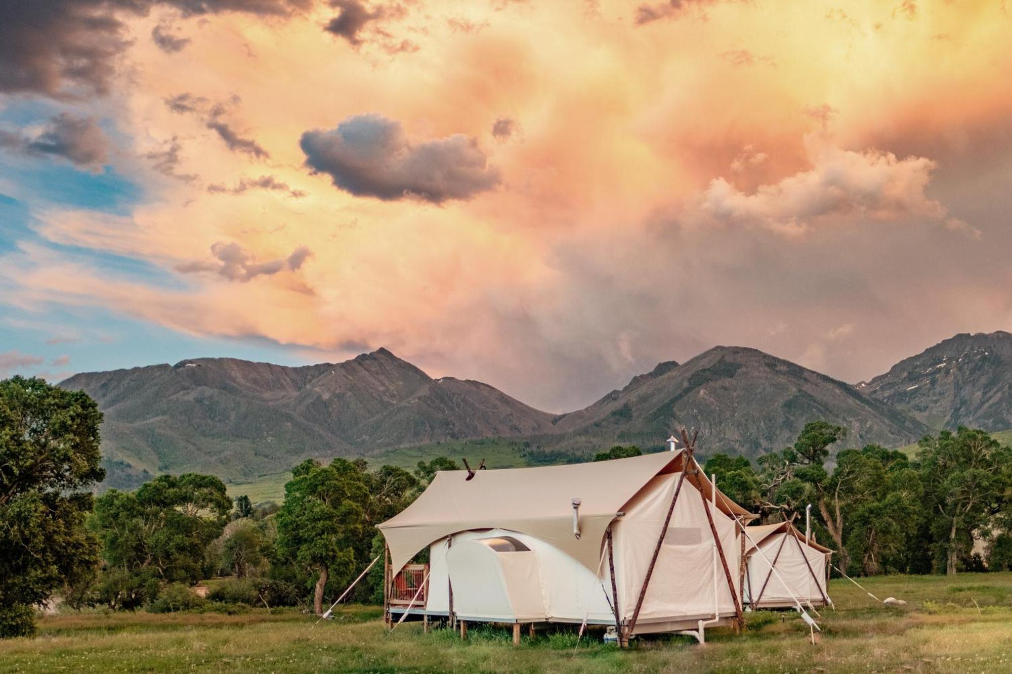 ליווינגסטון Under Canvas North Yellowstone - Paradise Valley מראה חיצוני תמונה