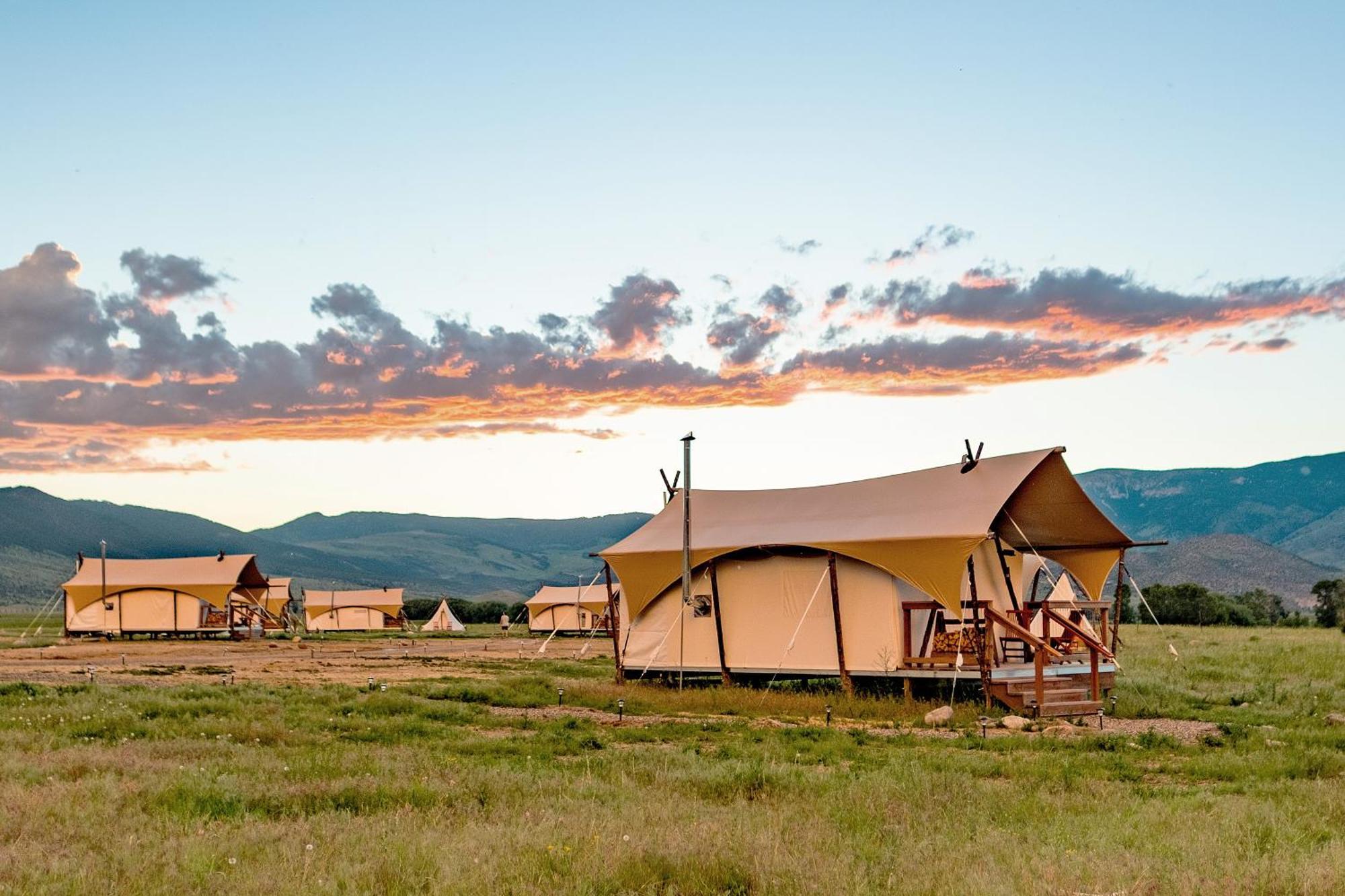 ליווינגסטון Under Canvas North Yellowstone - Paradise Valley מראה חיצוני תמונה